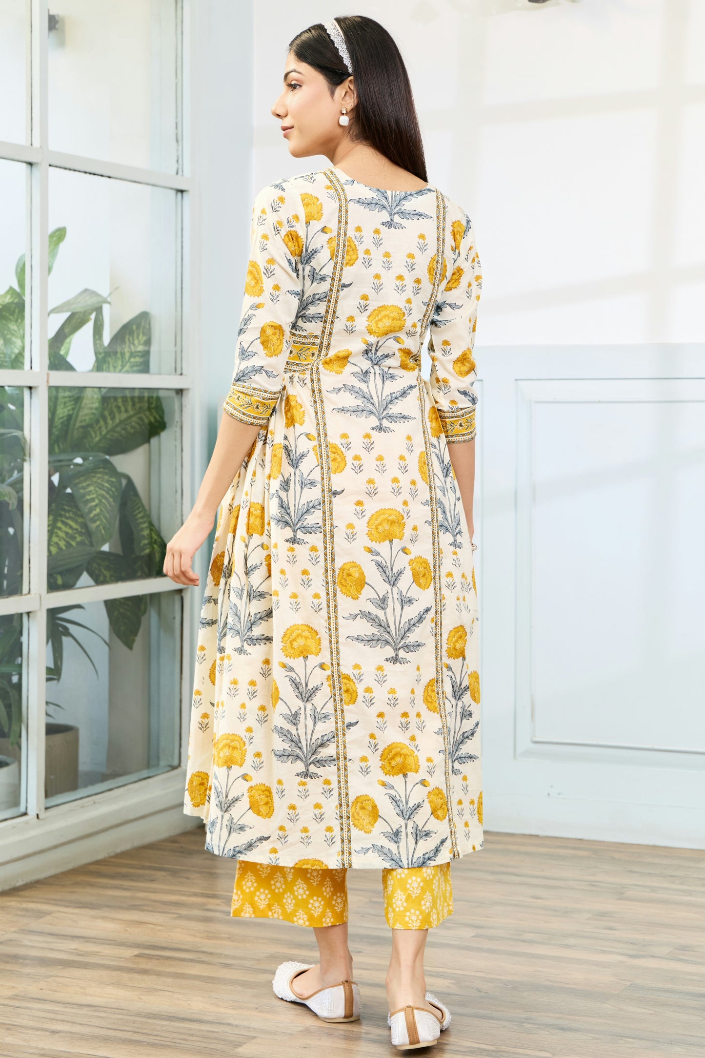 Mustard & Off White Cotton Printed Suit (Set of 3)