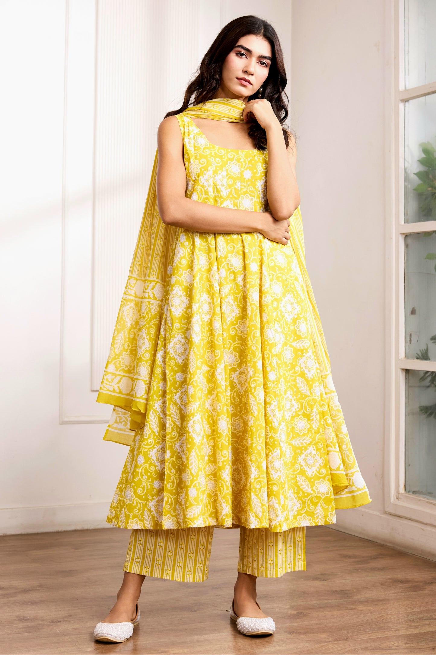 Yellow Square Neck Sleeveless Suit (Set of 3)