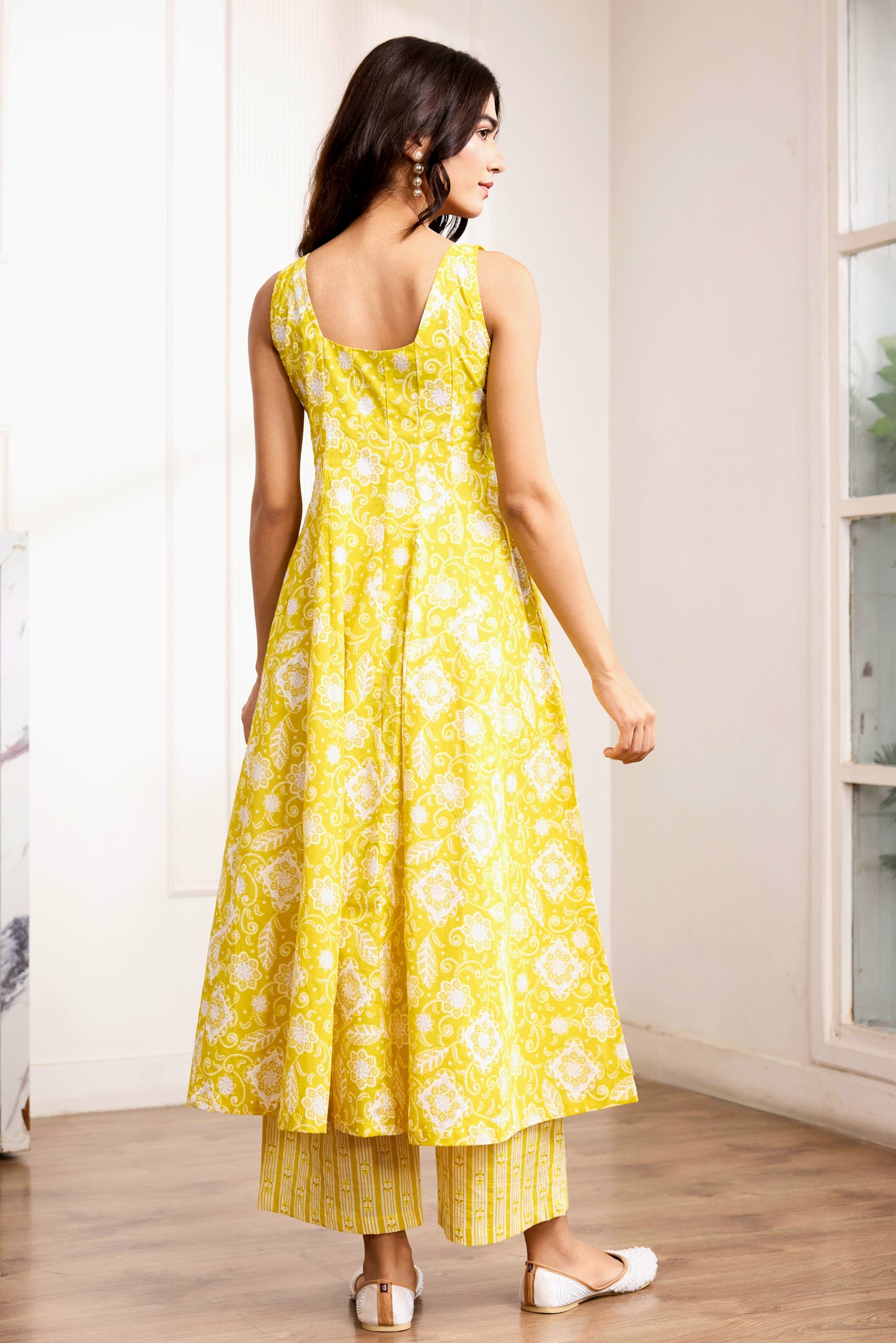 Yellow Square Neck Sleeveless Suit (Set of 3)